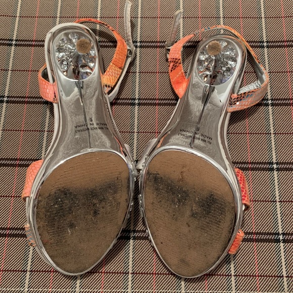 High heels sandals with diamonds. - Picture 6 of 9